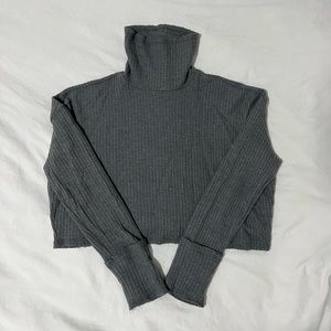 cropped turtleneck long sleeve top